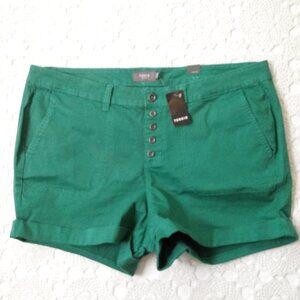 Torrid Shorts Button Fly High Rise Cuffed Hem Emerald Green Stretch 22 Women NWT